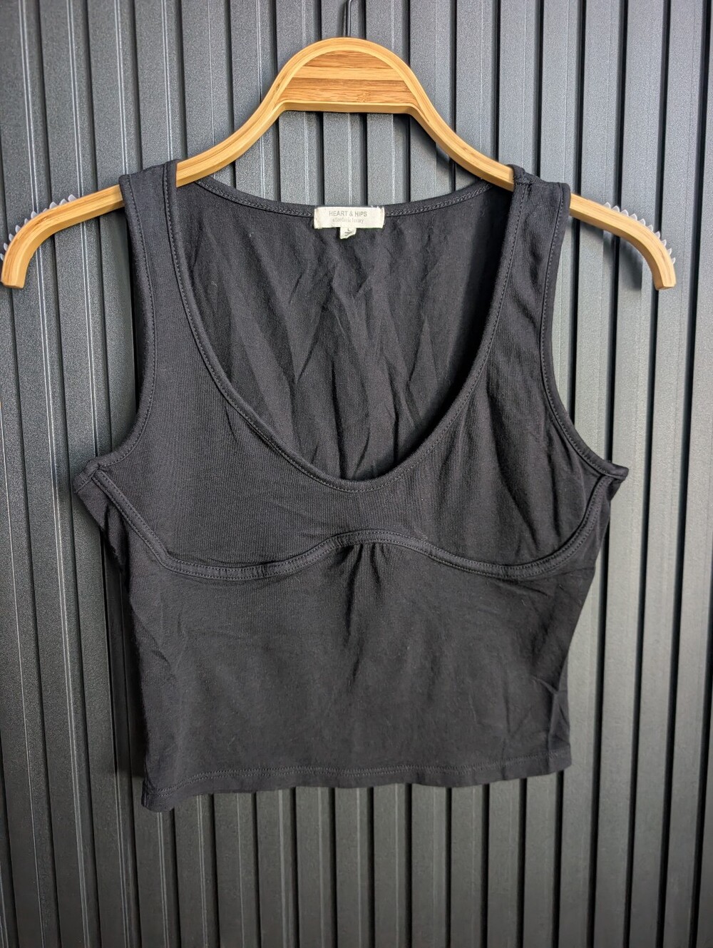 Heart & Hips Black Tank Top | Size L